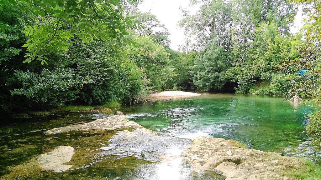 Au Pied du CHÂTEAU - Baignade, canoë, piste cyclable à proximité Castelnaud La Chapelle Exterior foto